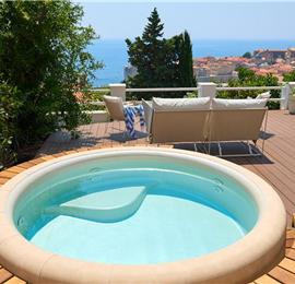 2-Bedroom Sea view Apartment with jacuzzi and Dubrovnik old town views, Sleeps 4